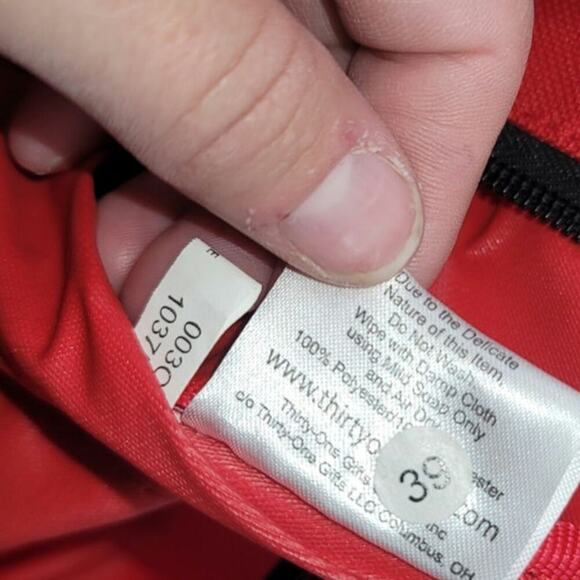 THIRTY-ONE BAGS SMALL RED DUFFLE TOTE BAG IN RED, W "LANDON" in BLACK - Picture 16 of 16